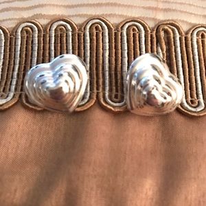 3/4” Puff Silver Heart Earrings